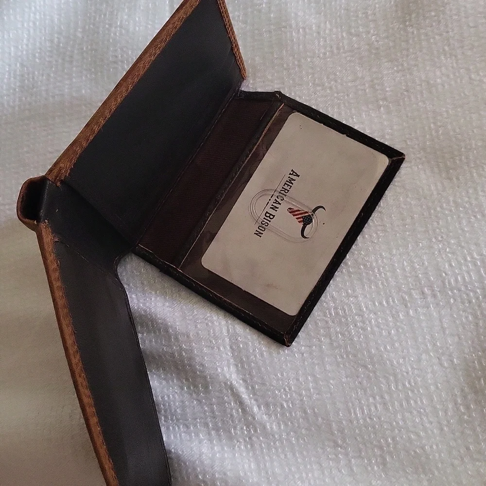 American Bison Men's Bifold Leather Wallet Made in USA